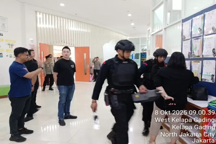 Buru Pelaku Teror Bom...