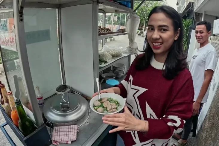 Dagang Bakso Pertama...
