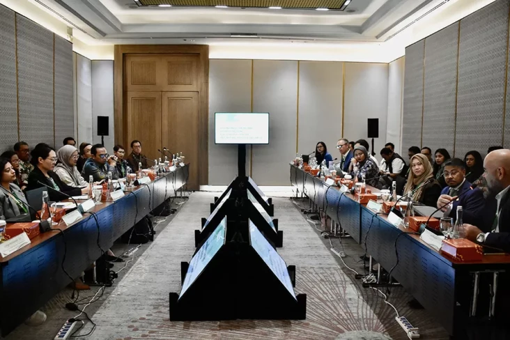 Pelaku Usaha dan Investor...