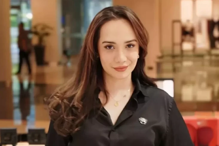Amanda Menikah dengan...