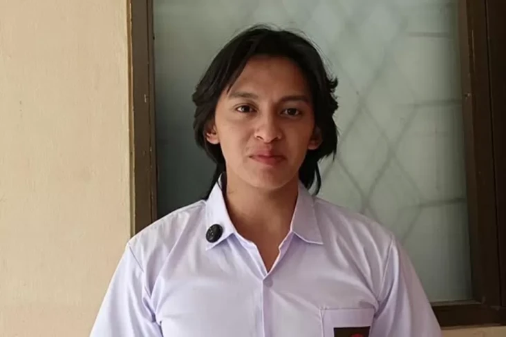 Berperan sebagai Faris,...