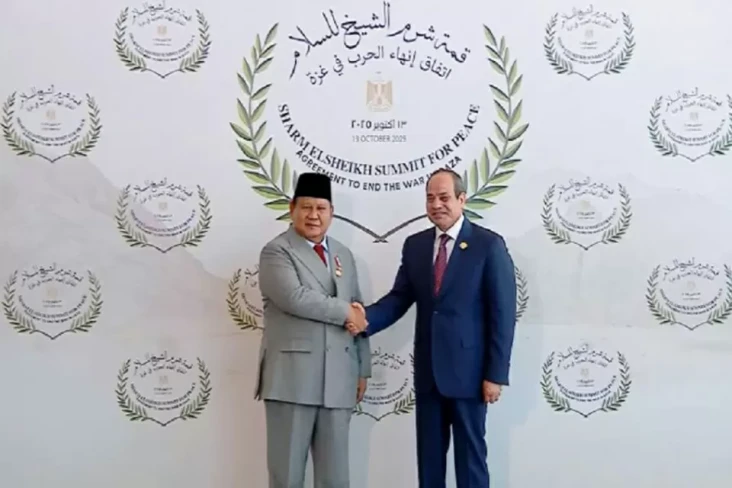 Prabowo Disambut Hangat...