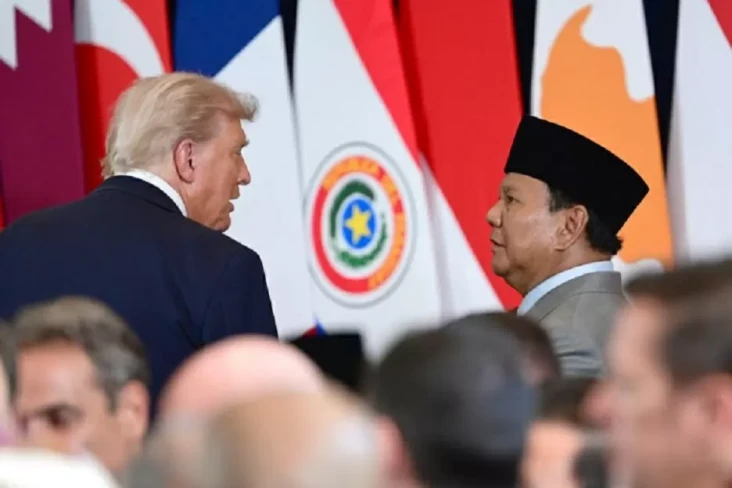Trump Beri Pujian ke...