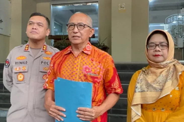 Keluarga Batal Datangi...