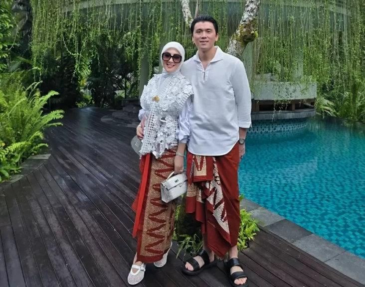 Potret Mesra Syahrini...