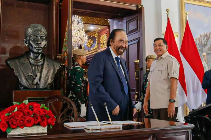 Surya Paloh Temui Menhan...
