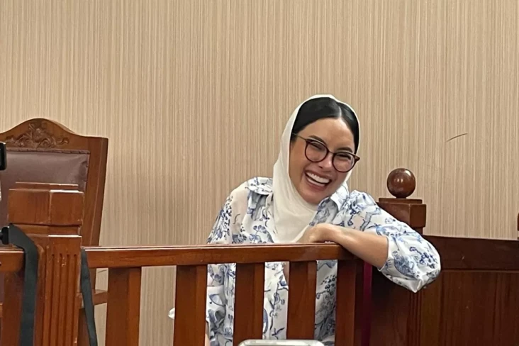 Tampil Beda, Nikita...