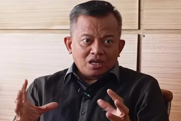 Desak KLH Tinjau Ulang...