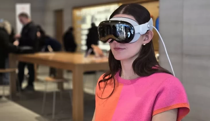 Apple Vision Pro Diperbarui...