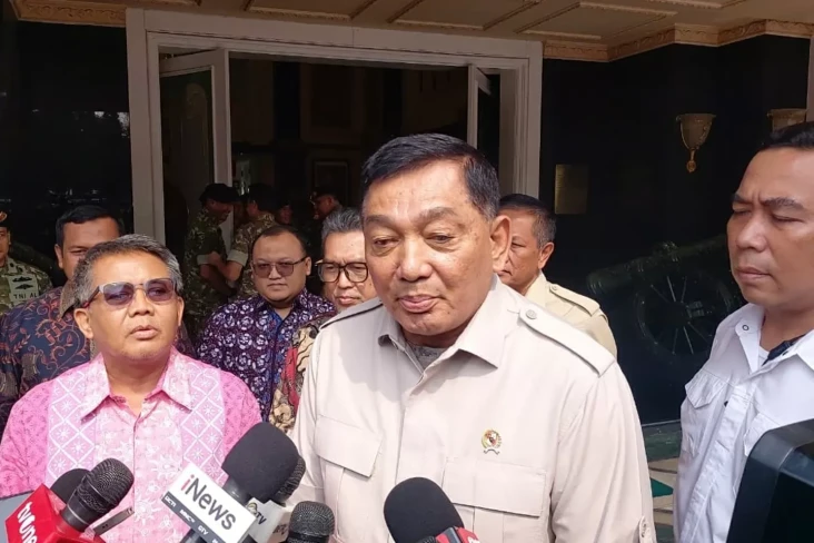 Prabowo Ultah ke-74,...