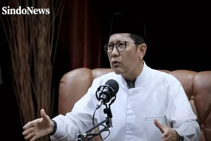 KH Cholil Nafis Sebut...