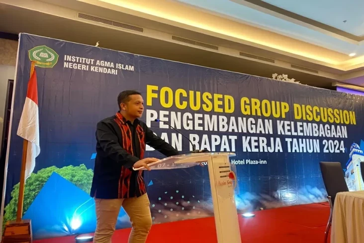 Akademisi UIN: Kepemimpinan...