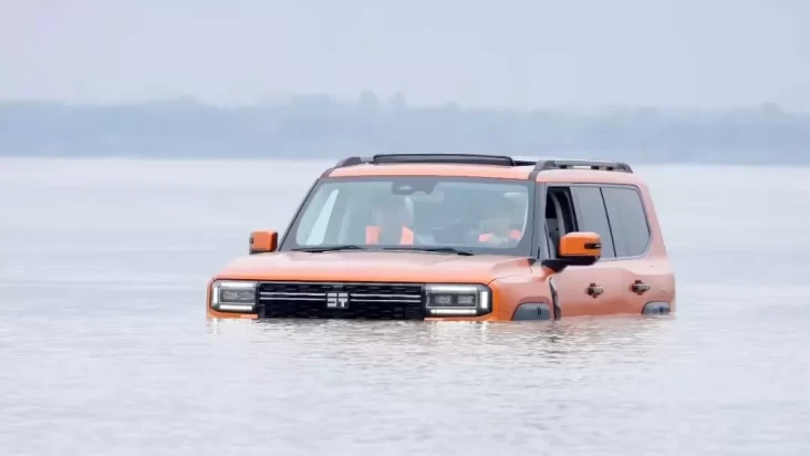 Ini Mobil Bukan Kapal,...