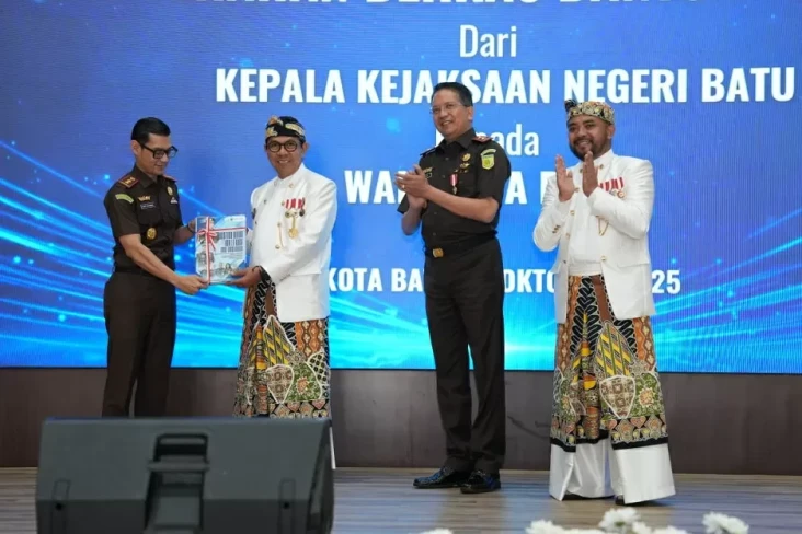 Kejari Batu Selamatkan...