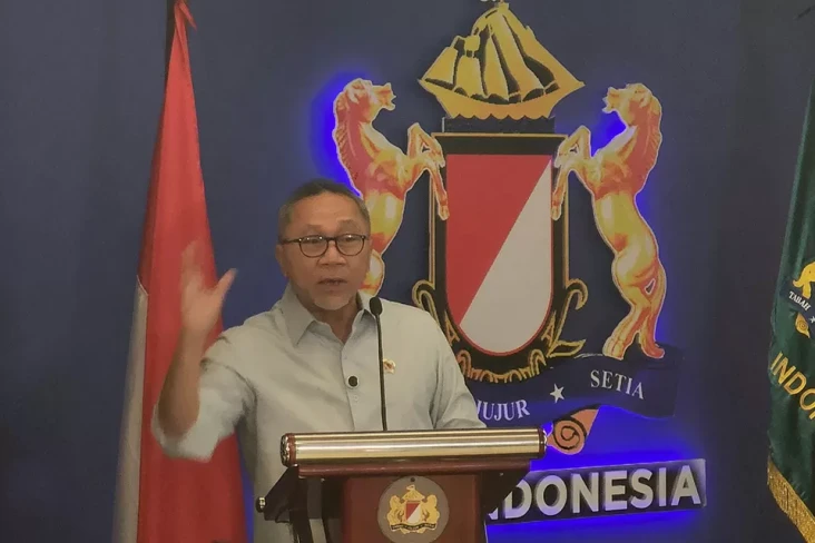 Zulkifli Hasan Raih...
