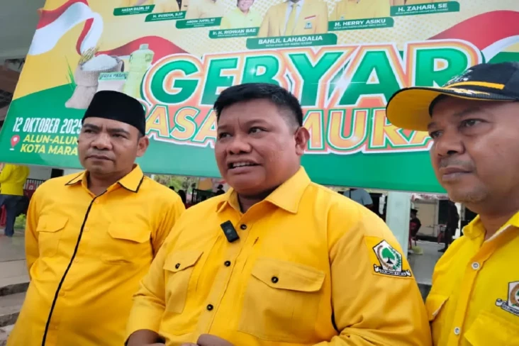 Golkar Nilai Hasil Survei...