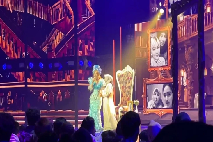 Bikin Haru, Ayu Ting...