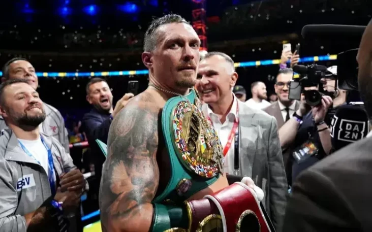 Oleksandr Usyk Tutup...