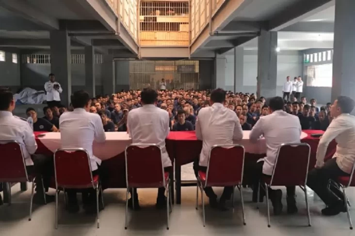 Lapas Cipinang Tekan...