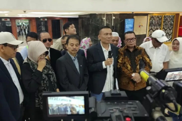 Temui DPD RI, Roy Suryo...