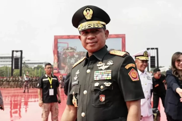 4 Perwira Kodiklat TNI...