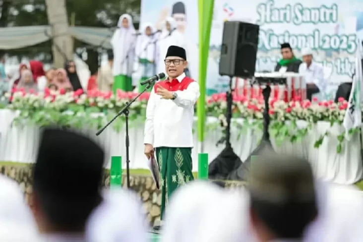 Bela Pesantren dari...