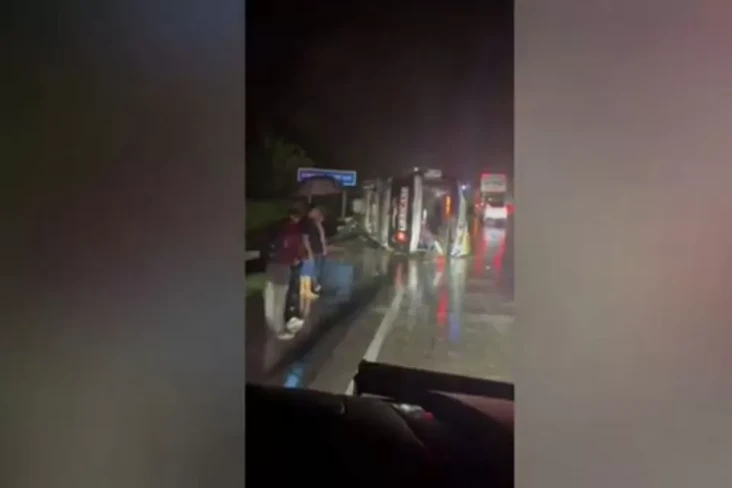Kecelakaan Maut di Tol...