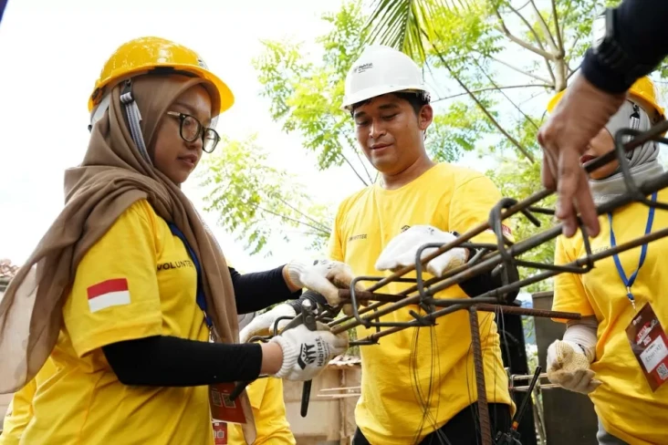 Ratusan Pemuda Aksi...