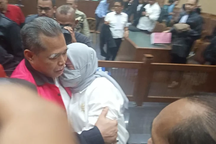 Hakim Djuyamto Dituntut...