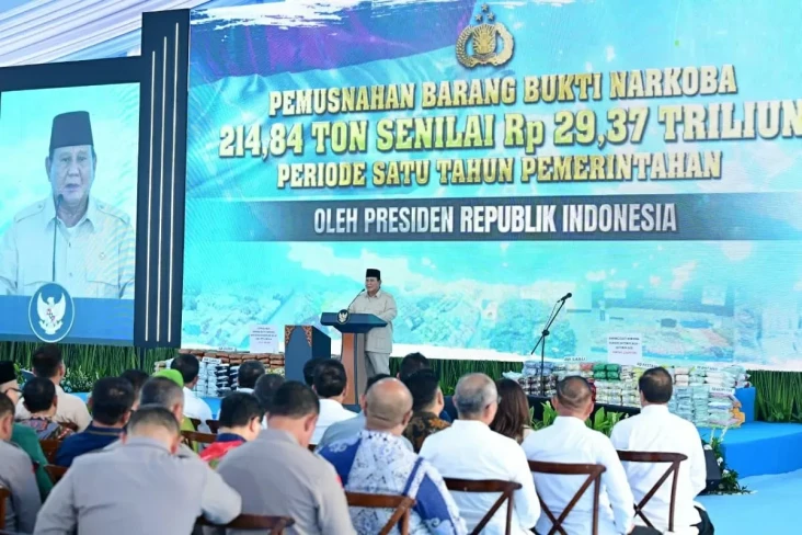 Di Pemusnahan Narkoba,...