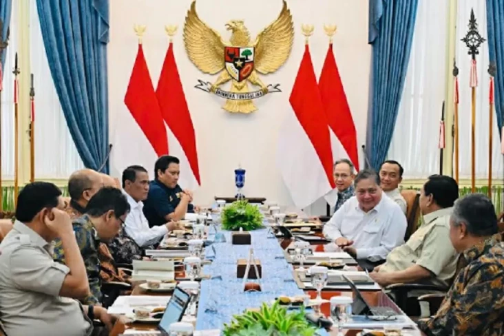 Prabowo Optimistis Target...