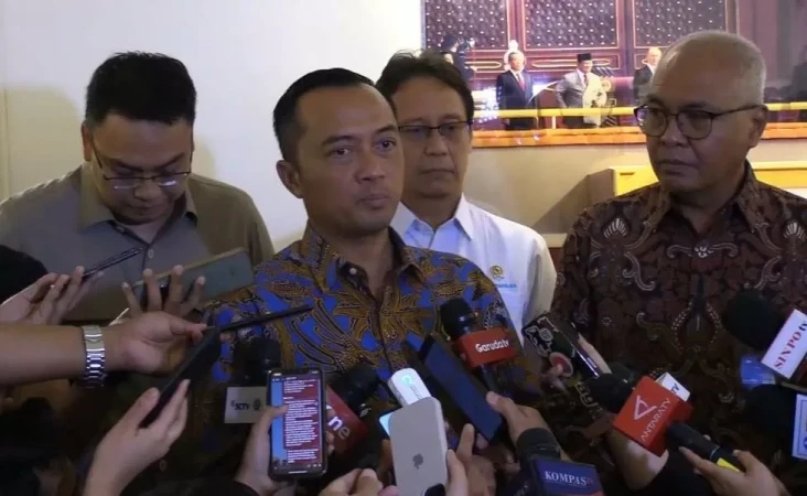 Mensesneg: Yang Masih...