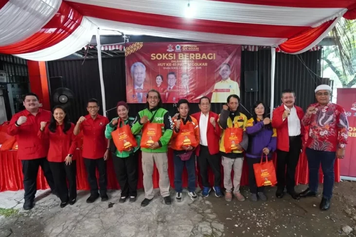 Rayakan HUT ke-61 Golkar,...