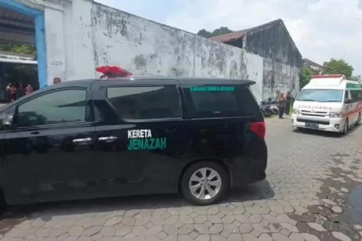 Jenazah Raja Keraton...