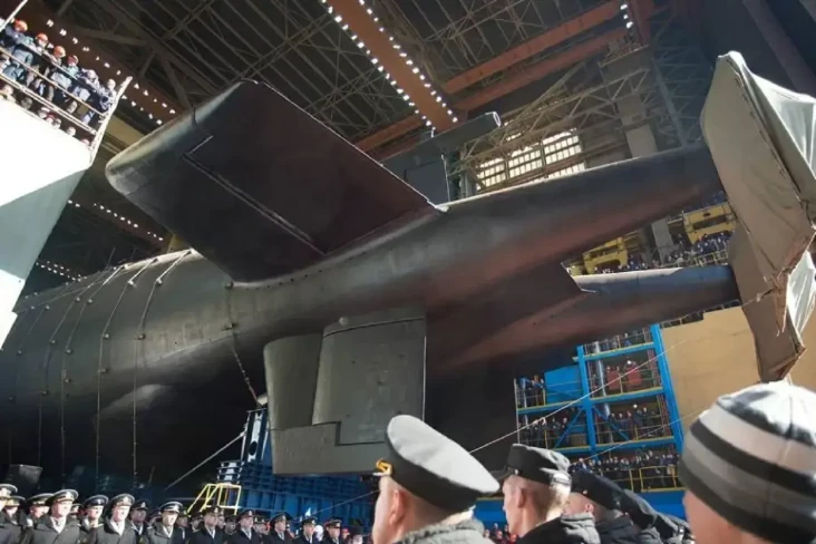 Rusia Luncurkan Kapal...