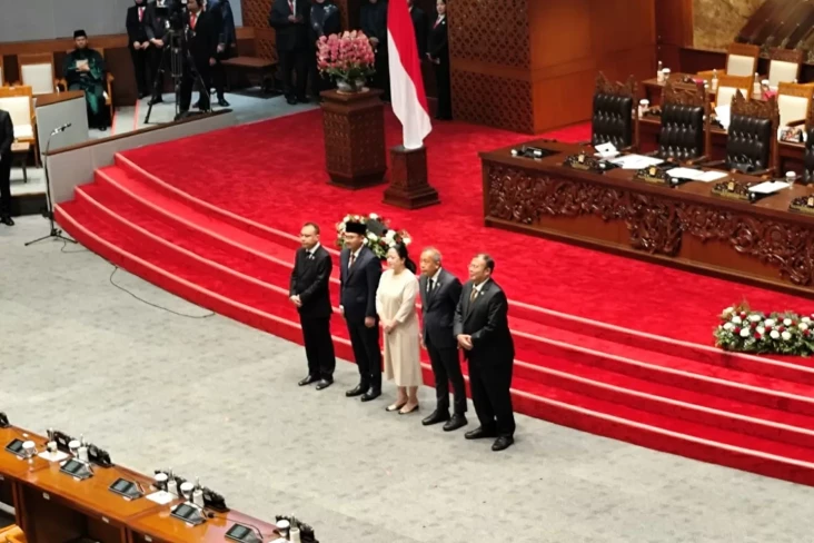 DPR Lantik Fauqi Hapidekso...