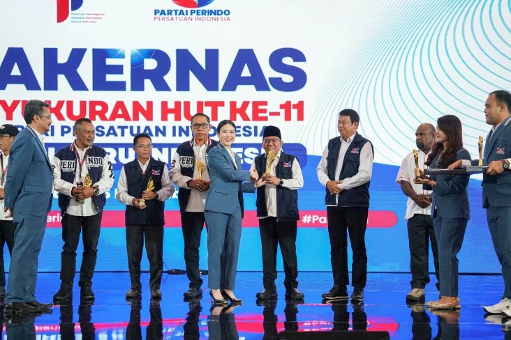 Partai Perindo Beri...