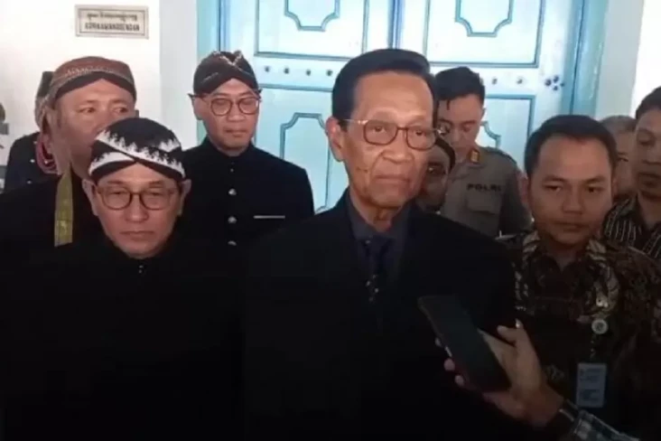 Sri Sultan HB X Melayat...