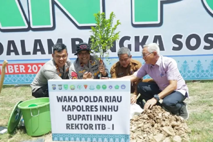 Cegah Abrasi, Polisi...
