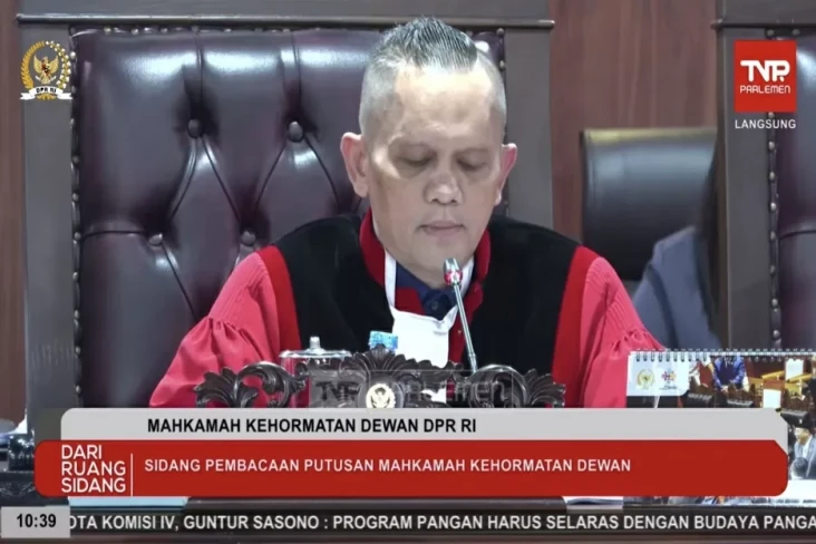 Ketua MKD Buka Sidang...
