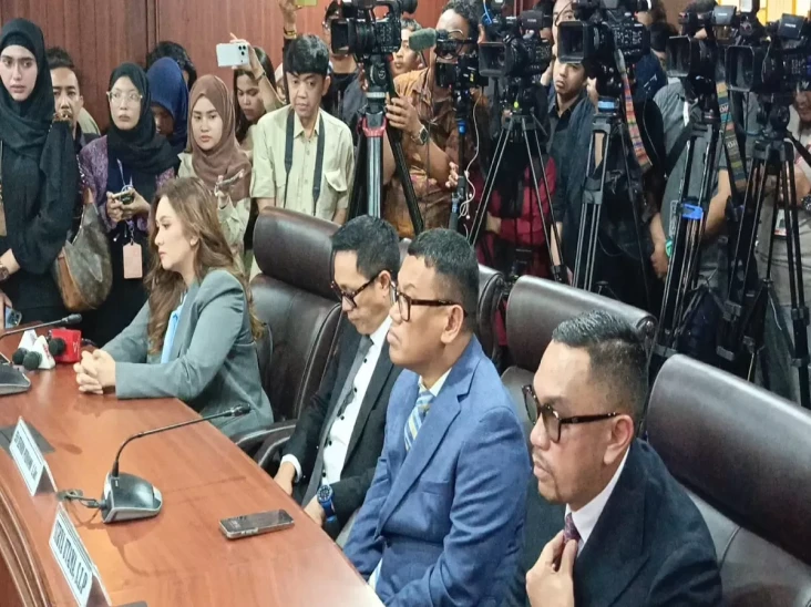 Melanggar Etik Anggota...