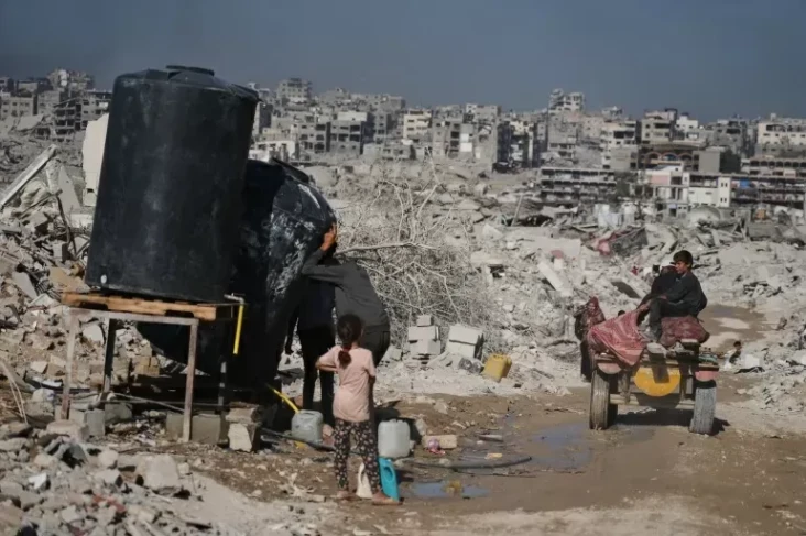 Warga Palestina Menderita...