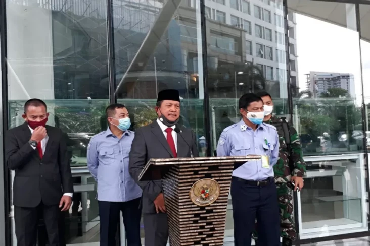 Temui Presiden Prabowo,...