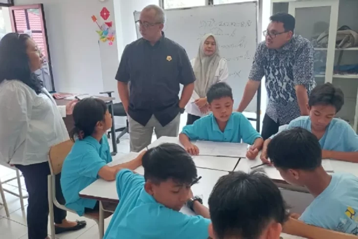 Sekolah Rakyat Bangun...