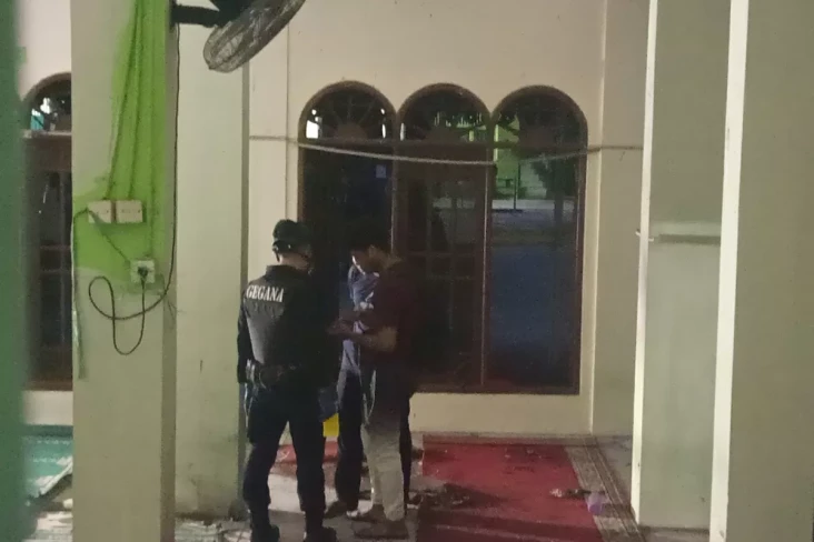 Polisi Olah TKP Ledakan...