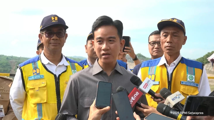Gelar Pahlawan Nasional,...