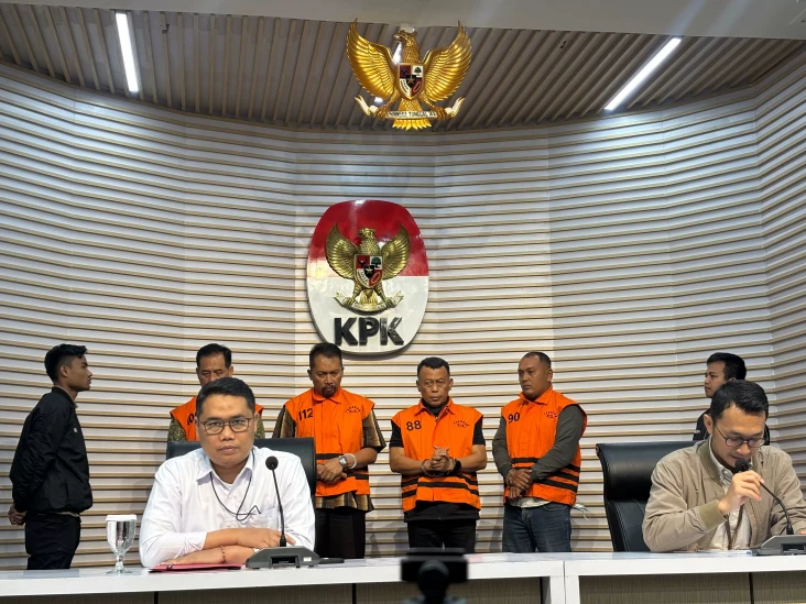KPK Tetapkan Bupati...