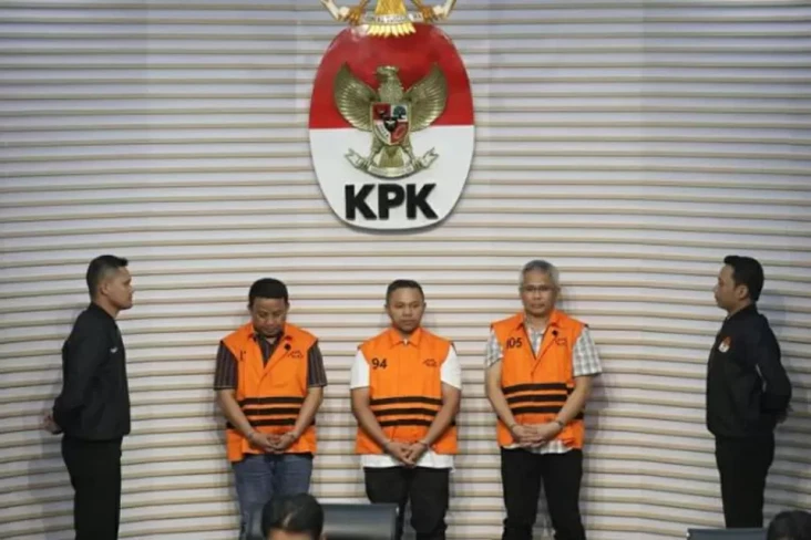 1 Gubernur dan 2 Bupati...