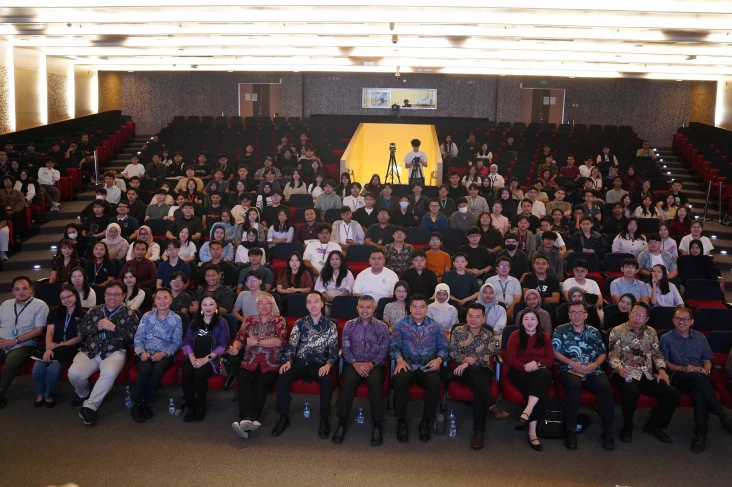 Binus University Konsisten...