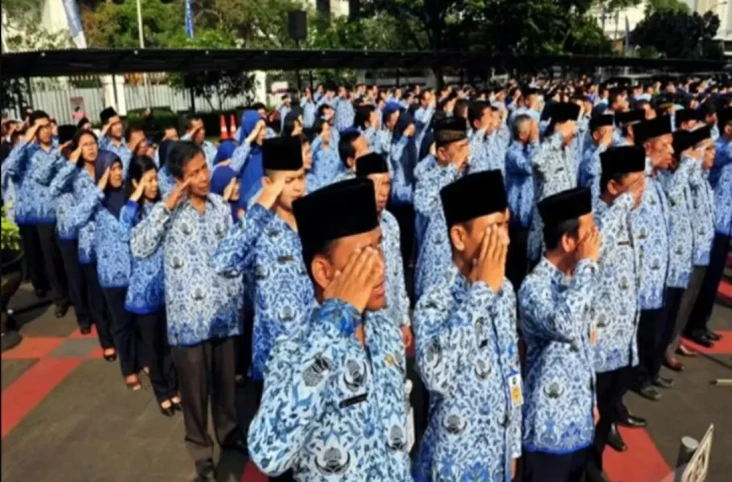10 Perguruan Tinggi...